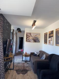 IN House Fruska - 9