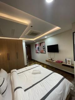 GOLD CREST Apartments - 3