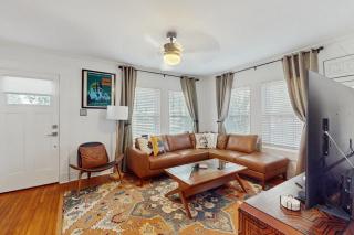 Midcentury Hideaway - House & Studio - 9