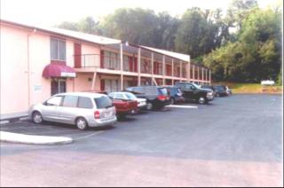 Fincastle Motor Inn - 9