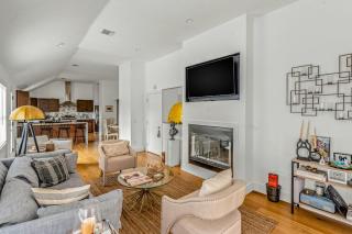 Modern on 9th - 8
