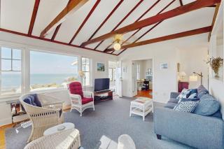 North Fork Waterfront Gem - 7