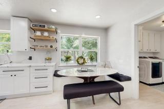 Lake Grove Retreat - 7