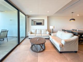 Ground Floor Modern Condo Steps to Beach & Pools - 3
