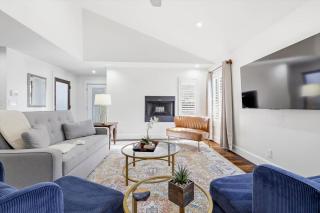 Spacious 2BR 2BA in Uptown Dallas Walk to Dining - 8