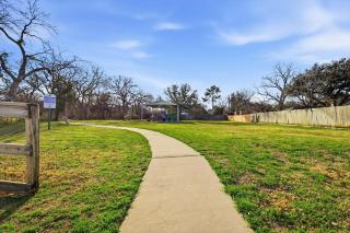 The Highland Haven 4BR Home near DFW airport - 1