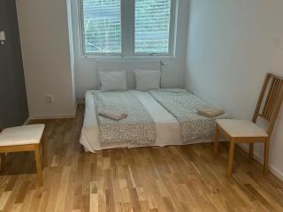 Studio Sleeps 3 near National Park - 0