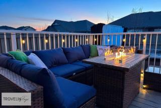 Group Oasis near West Edmonton Mall with Hot Tub, 3 Lounges & Fire Table - 8