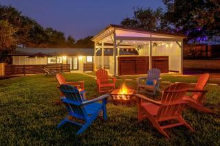 South Austin Large Group Retreat/Swimspa/Ping Pong - 8