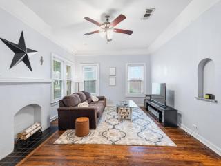 Cozy Home, Knox Henderson, Nightlife, Sleeps 8 - 0