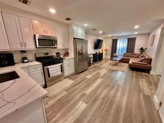 The Cozy Suite - 1BR with Free Parking - 1