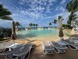 Penthouse In Tracadero Oceanfront Infinity Pool - 9
