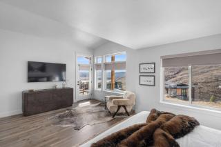 Panoramic views hot tub & game room Minutes from Jordanelle Express Gondola - 1