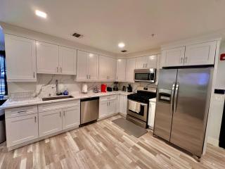 The Trendy Suite - Upgraded 2BR with Luxe Amenities - 1