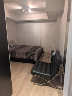 Perfectly placed stay in midtown Toronto - 6
