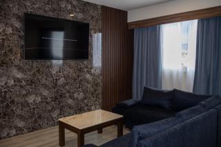 Hotel Crown Victoria - 5