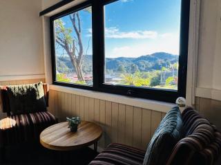 The Cozy Cottage-With elevated views - 9