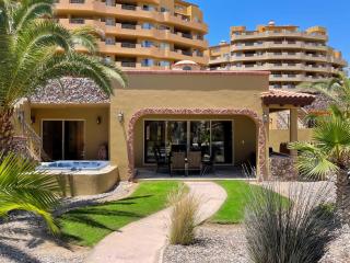 3BR Sandy Beach Villa Pools & Beach Access - 0