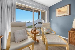 Queen Studio with Kitchenette - Pool and Hot Tub - 1