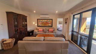 23 Thomas Hanmer Drive - 2