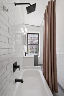 2 Bedroom Quite & Cozy Unit Next to Central Park - 1