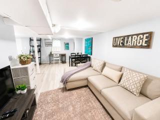 Cozy Logan Square Studio Easy City Access - 1