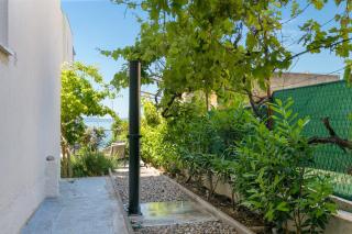 Apartments by the sea Podstrana, Split - 15963 - 2