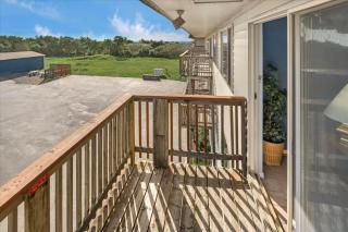 Family Suite for 6 with Kitchen and Fireplace - Pool Hot Tub and Game Room Access - 4