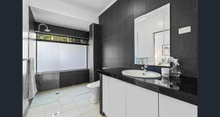 Stylish Tropical Villa with Lagoon Pool - 4
