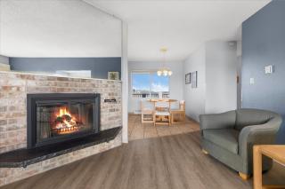 Pet-Friendly Family Suite - Kitchen - Pool and Hot Tub - 8