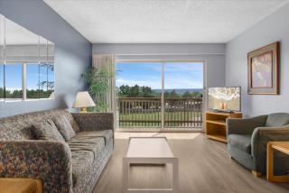 Pet-Friendly Family Suite - Kitchen - Pool and Hot Tub - 5