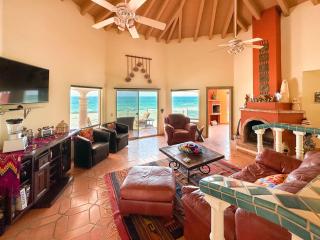 Your Beachfront Escape Close to Everything - 5