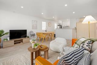 Contemporary 2-Bedroom Apartment in Sothbank - 3