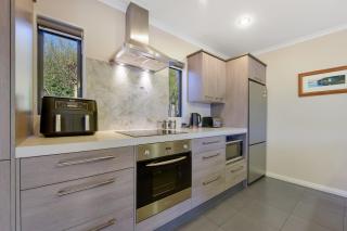 Roy-Al Retreat - Riwaka Holiday Home - 4