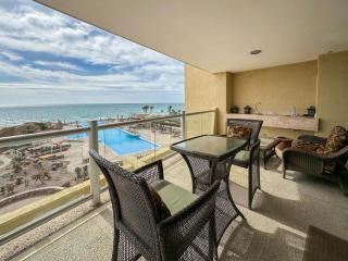 The Beachfront Oasis Ocean Views & Pool Access - 7