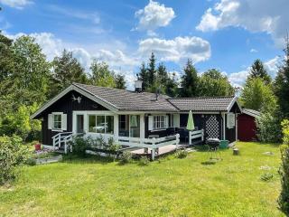 4 person holiday home in HÖGSBY - 9