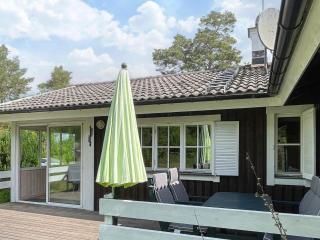 4 person holiday home in HÖGSBY - 4