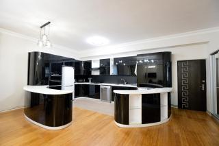 Cozy Apartment 2 Bedrooms 2 Bathrooms , With Open Balcony , Near Republic Square - 5