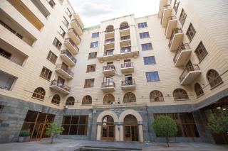 Cozy Apartment 2 Bedrooms 2 Bathrooms , With Open Balcony , Near Republic Square - 2