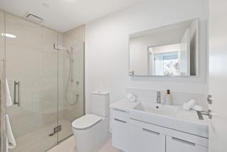 Chic 2-Bedroom Apartment on Avon River - 2