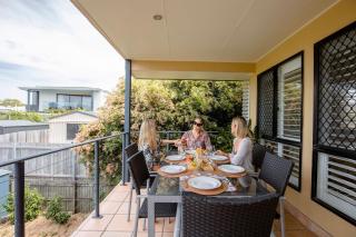 Colourful Shelly Beach Townhouse - Pet-friendly - 9