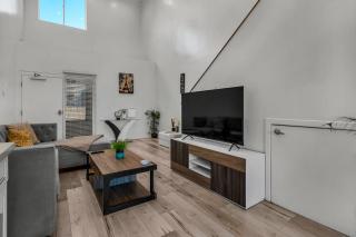 Modern 1BR Loft with Free Parking Hollywood-Koreatown LA World Cup Ready - 6