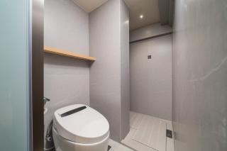 Dequan Railway Station Hotel, near SOLANA - 8