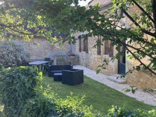Maison traditionnelle du Périgord avec animaux admis, proche Sarlat - FR-1-616-187 - 1