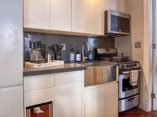 Suite - East Harlem, Manhattan by Monthier - 5