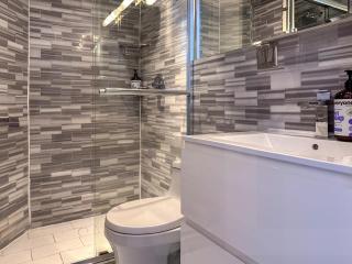 Suite - East Harlem, Manhattan by Monthier - 4