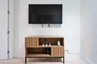 48 Midtown West Apt - 3