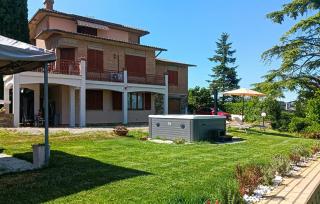 Stunning Apartment In Monteriggioni With Wifi - 0