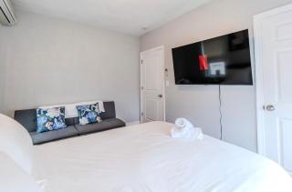 Modern 3BR 2BA Near Boston and MBTA Bright and Stylish - 7
