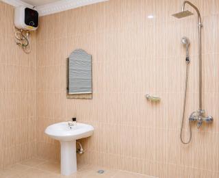 Executive Private Bed and Bath - 1